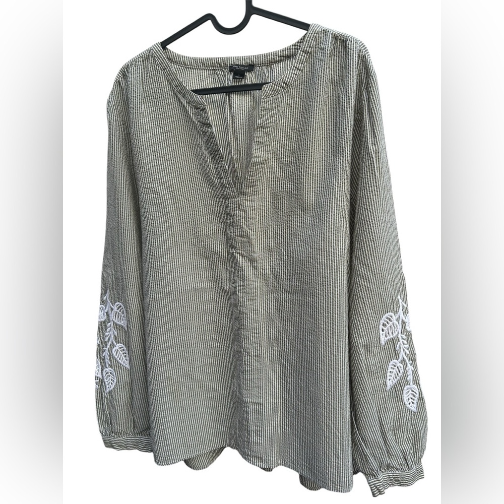 ANN TAYLOR FACTORY Striped Green and White Enbroidered Blouse Size: L